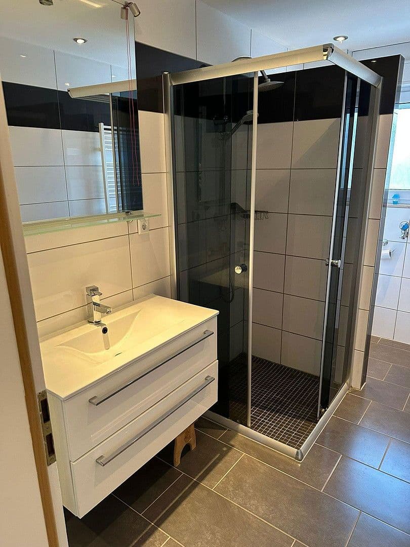 Pronájem bytu 3+1 85 m², Am Emmersberg 43, Saarbrücken, Země Sársko Pronájem bytu 3+1 85 m², Am Emmersberg 43, Saarbrücken, Země Sársko