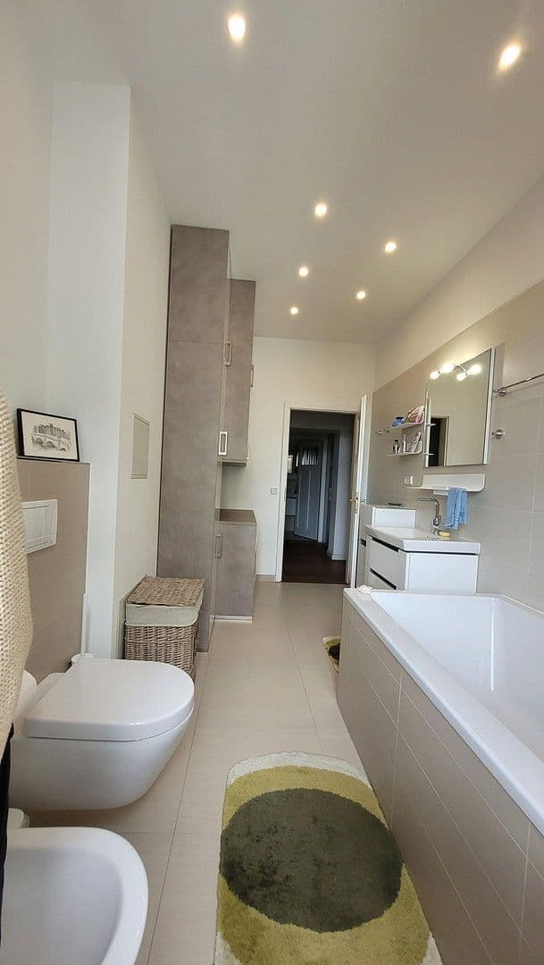 Prodej bytu 3+1 110 m², Florastr. 33B, Berlin, Berlín Prodej bytu 3+1 110 m², Florastr. 33B, Berlin, Berlín