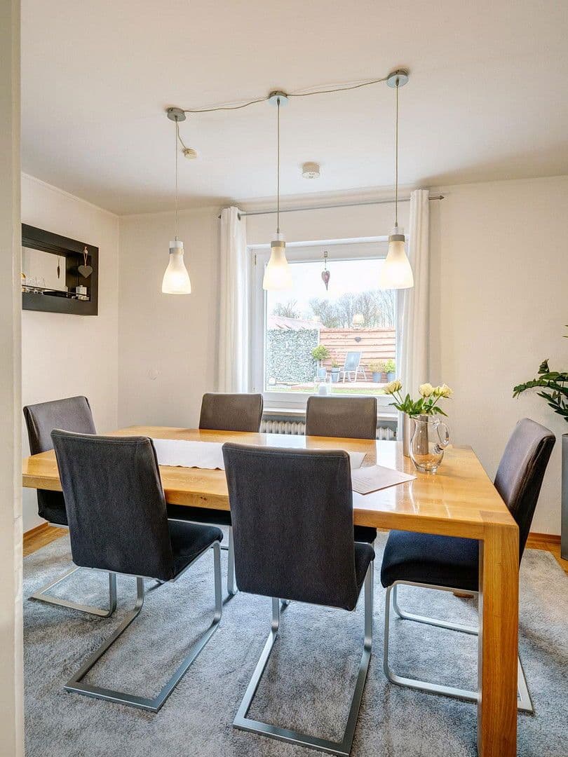 Prodej domu 237 m², pozemek 992 m², Reichertshausen - Steinkirchen, Bavorsko Prodej domu 237 m², pozemek 992 m², Reichertshausen - Steinkirchen, Bavorsko