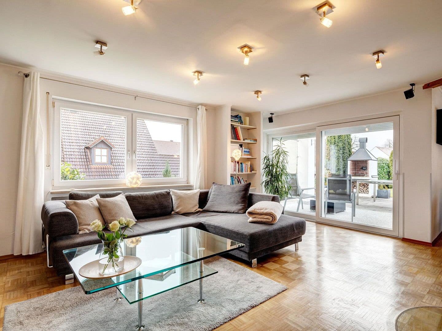 Prodej domu 237 m², pozemek 992 m², Reichertshausen - Steinkirchen, Bavorsko Prodej domu 237 m², pozemek 992 m², Reichertshausen - Steinkirchen, Bavorsko