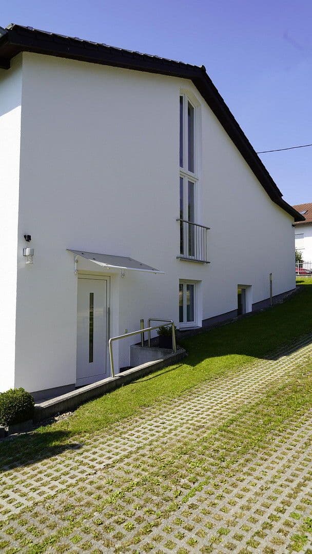 Prodej domu 237 m², pozemek 992 m², Reichertshausen - Steinkirchen, Bavorsko Prodej domu 237 m², pozemek 992 m², Reichertshausen - Steinkirchen, Bavorsko
