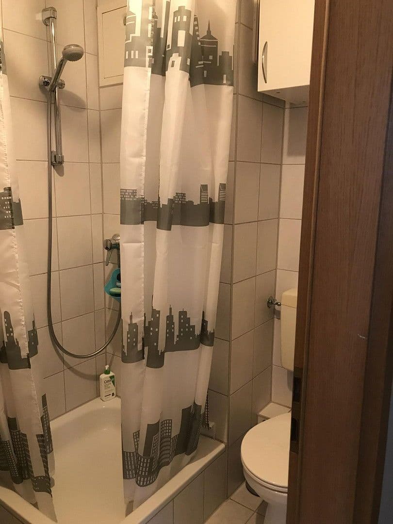 Pronájem bytu 1+1 24 m², Bayreuther Str. 47, Erlangen, Bavorsko Pronájem bytu 1+1 24 m², Bayreuther Str. 47, Erlangen, Bavorsko