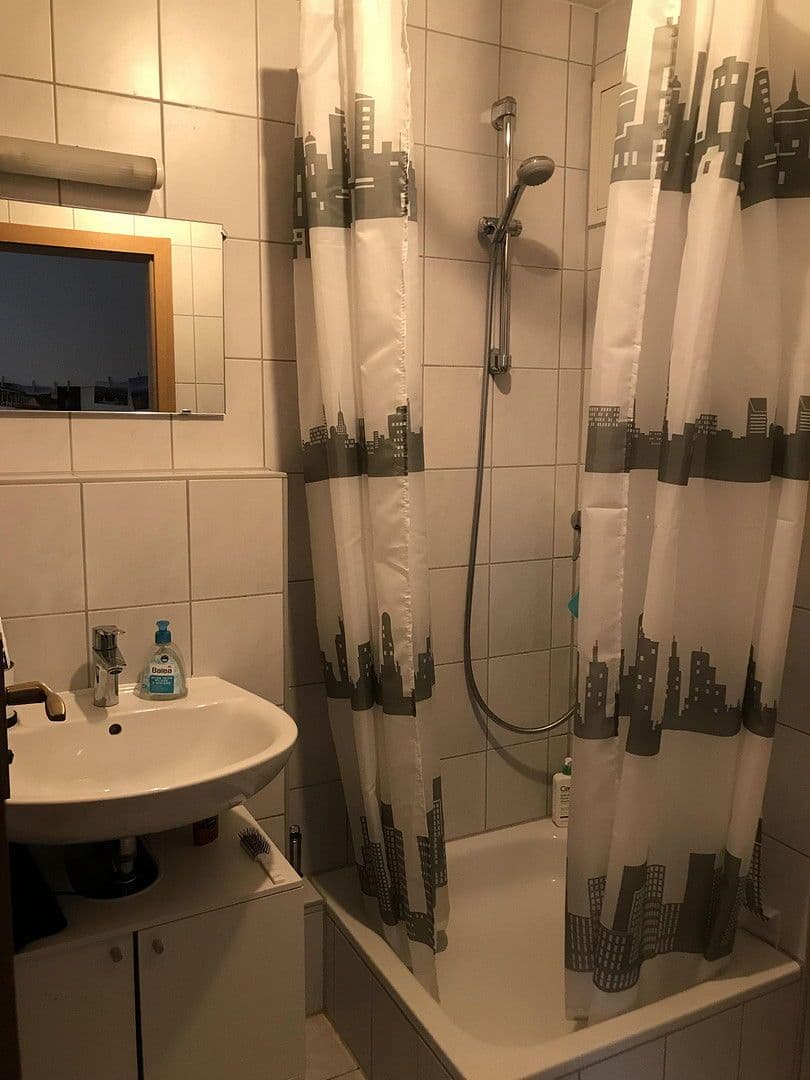 Pronájem bytu 1+1 24 m², Bayreuther Str. 47, Erlangen, Bavorsko Pronájem bytu 1+1 24 m², Bayreuther Str. 47, Erlangen, Bavorsko