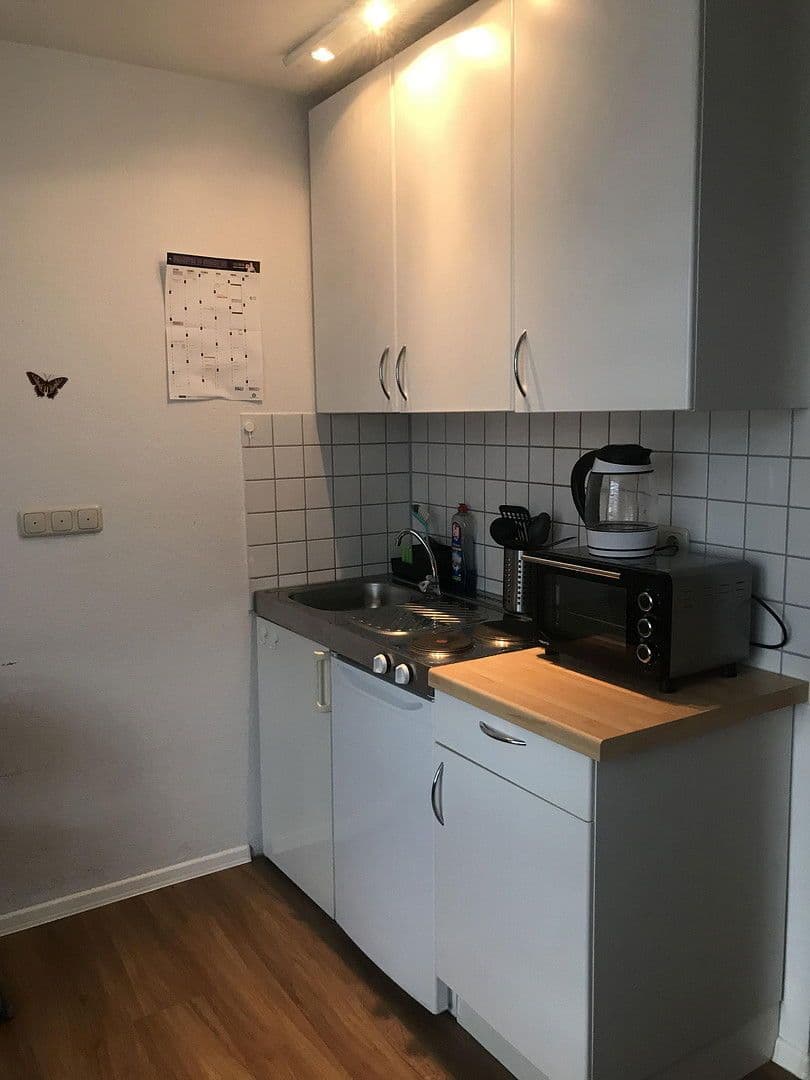 Pronájem bytu 1+1 24 m², Bayreuther Str. 47, Erlangen, Bavorsko Pronájem bytu 1+1 24 m², Bayreuther Str. 47, Erlangen, Bavorsko
