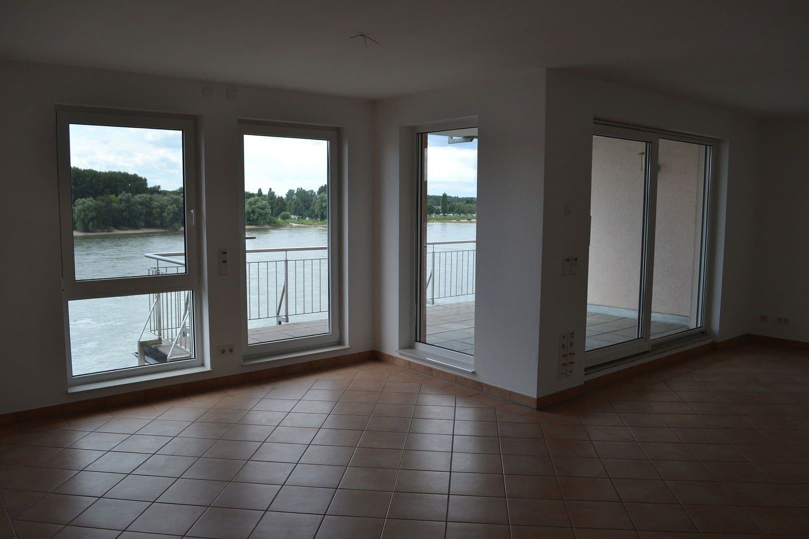 Pronájem bytu 3+1 98 m², Köln, Severní Porýní-Vestfálsko Pronájem bytu 3+1 98 m², Köln, Severní Porýní-Vestfálsko