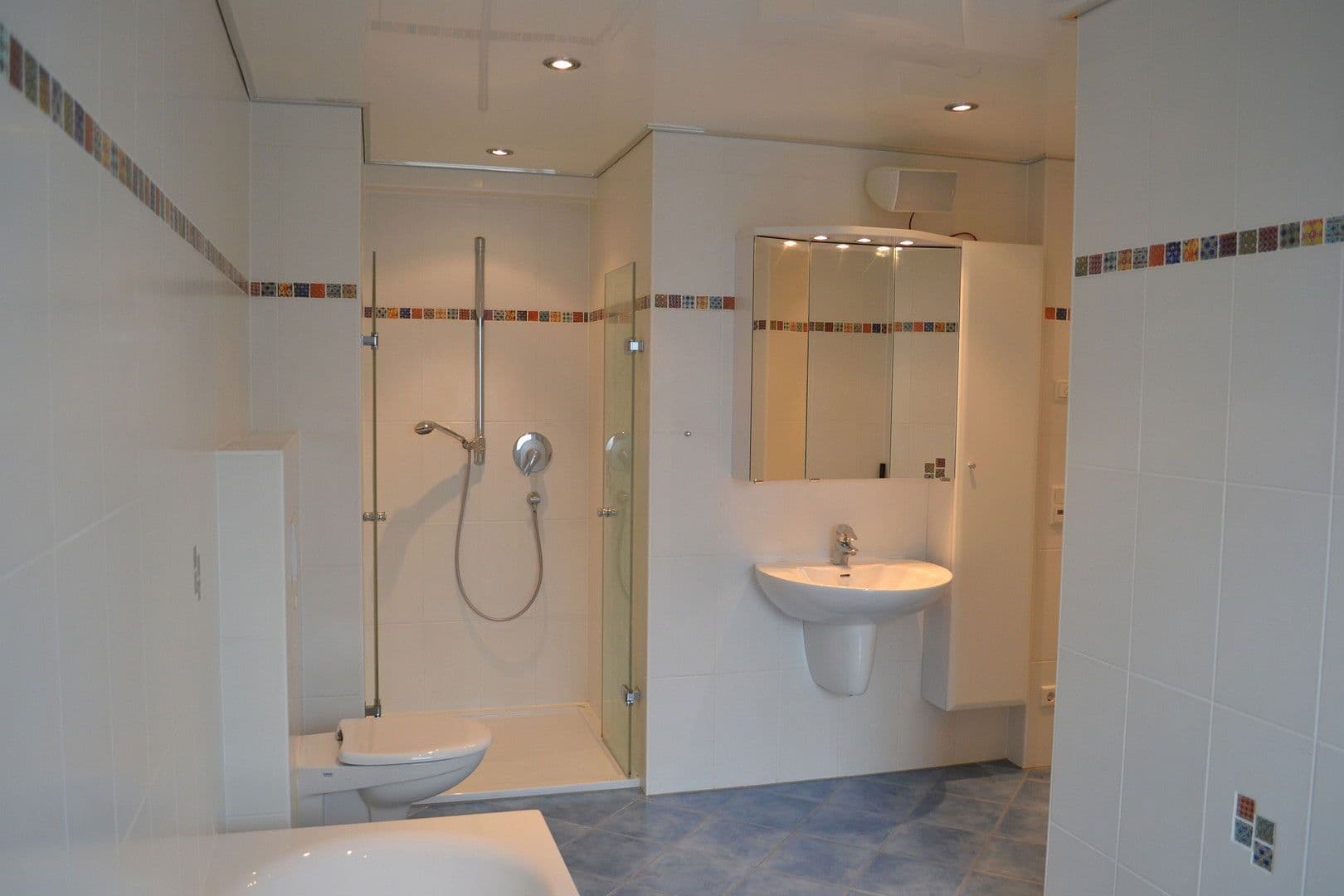 Pronájem bytu 3+1 98 m², Köln, Severní Porýní-Vestfálsko Pronájem bytu 3+1 98 m², Köln, Severní Porýní-Vestfálsko