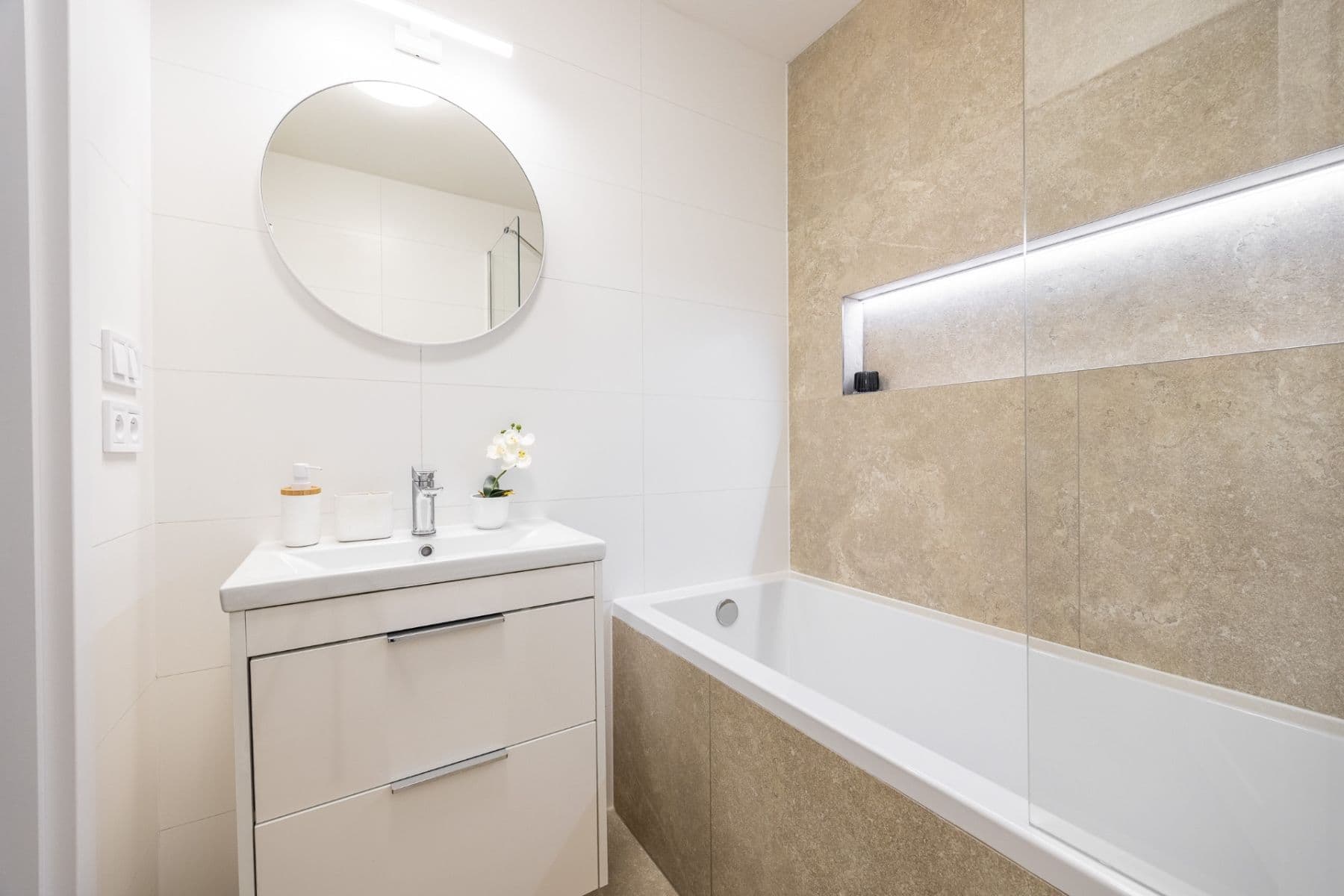 Prodej bytu 3+1 79 m², Vybíralova, Praha, Praha Prodej bytu 3+1 79 m², Vybíralova, Praha, Praha