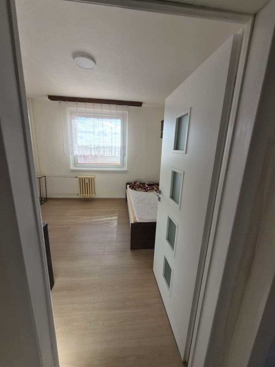 Pronájem bytu 3+1 67 m², Červeného kříže, Česká Lípa, Liberecký kraj Pronájem bytu 3+1 67 m², Červeného kříže, Česká Lípa, Liberecký kraj