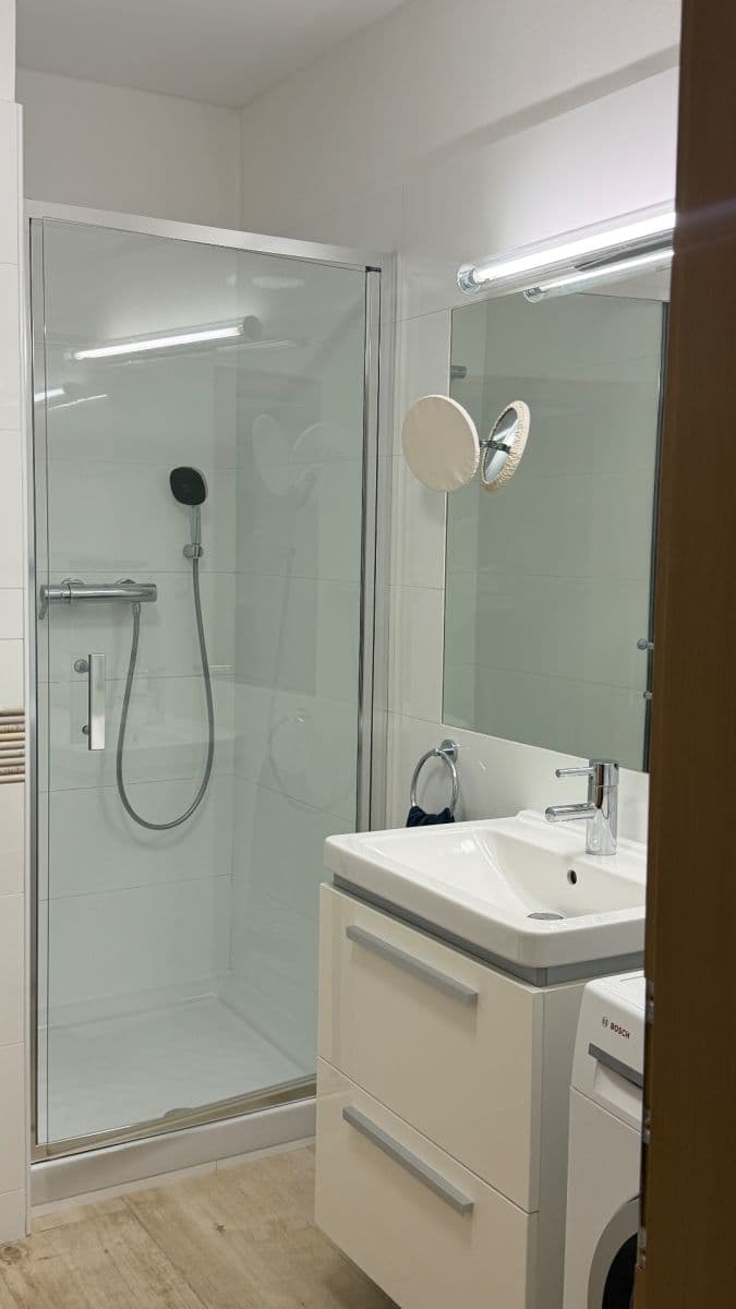 Pronájem bytu 1+kk 43 m², Českomoravská, Praha, Praha Pronájem bytu 1+kk 43 m², Českomoravská, Praha, Praha