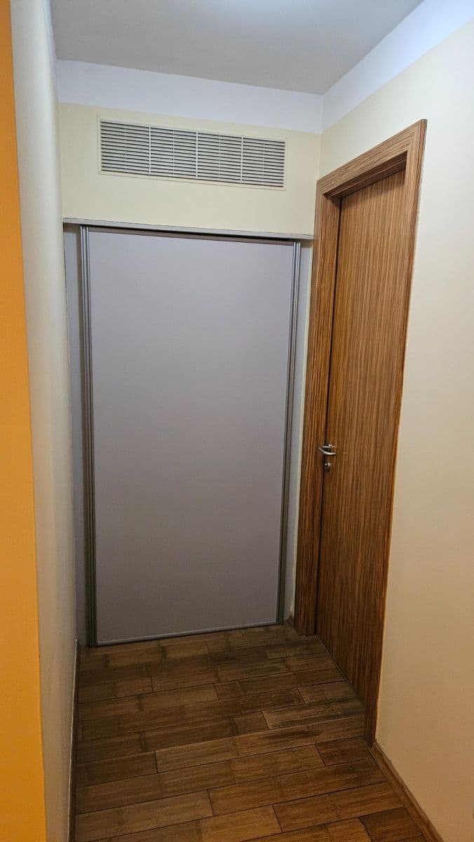 Pronájem bytu 2+kk 47 m², V Lázních, Jesenice, Středočeský kraj Pronájem bytu 2+kk 47 m², V Lázních, Jesenice, Středočeský kraj