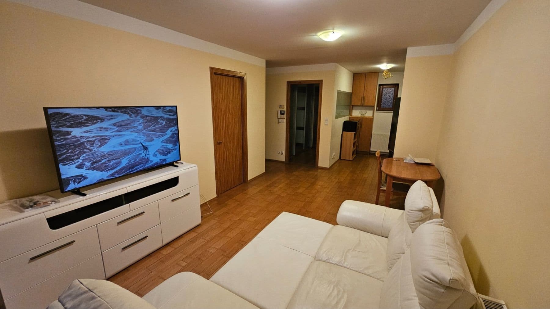 Pronájem bytu 2+kk 47 m², V Lázních, Jesenice, Středočeský kraj Pronájem bytu 2+kk 47 m², V Lázních, Jesenice, Středočeský kraj