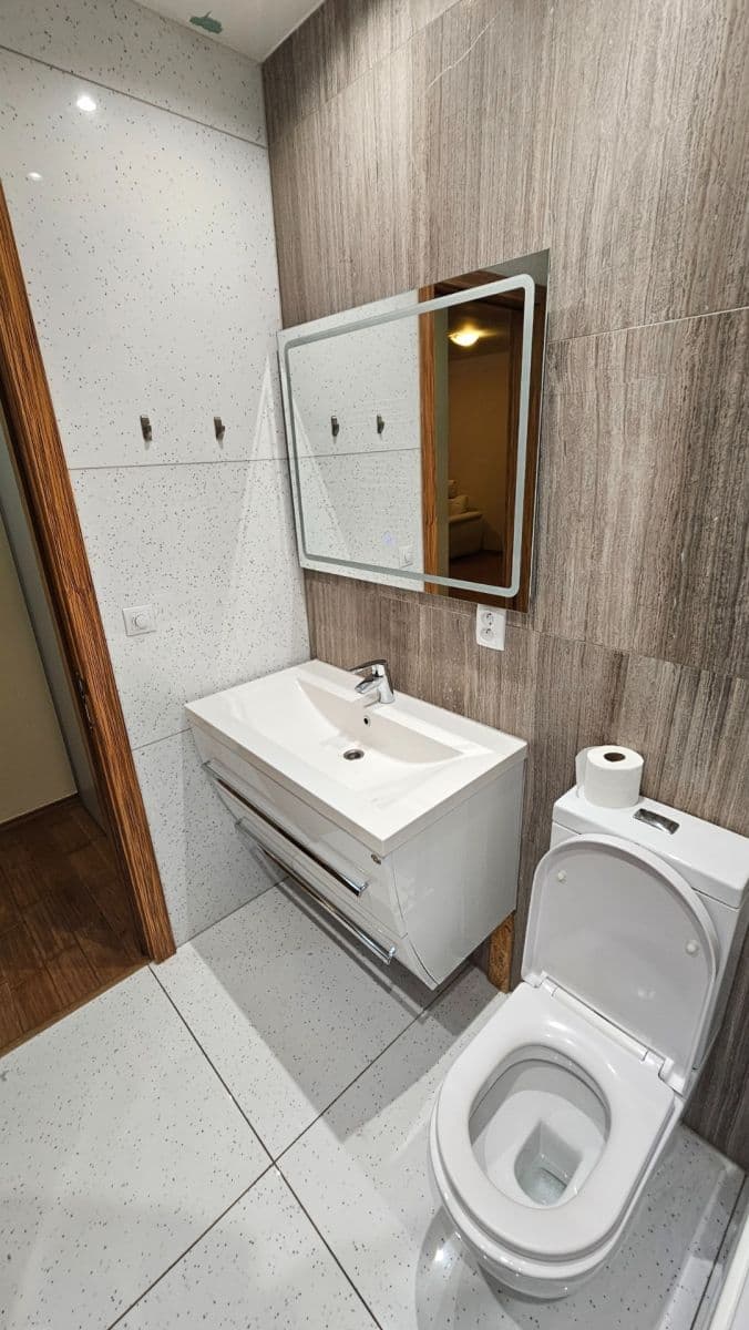 Pronájem bytu 2+kk 47 m², V Lázních, Jesenice, Středočeský kraj Pronájem bytu 2+kk 47 m², V Lázních, Jesenice, Středočeský kraj