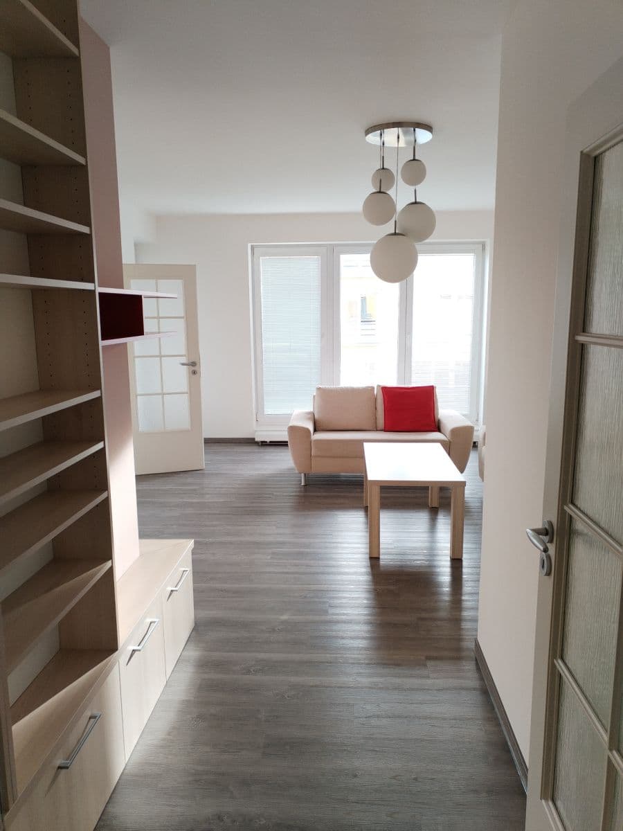Pronájem bytu 3+1 90 m², Hyacintová, Praha, Praha Pronájem bytu 3+1 90 m², Hyacintová, Praha, Praha