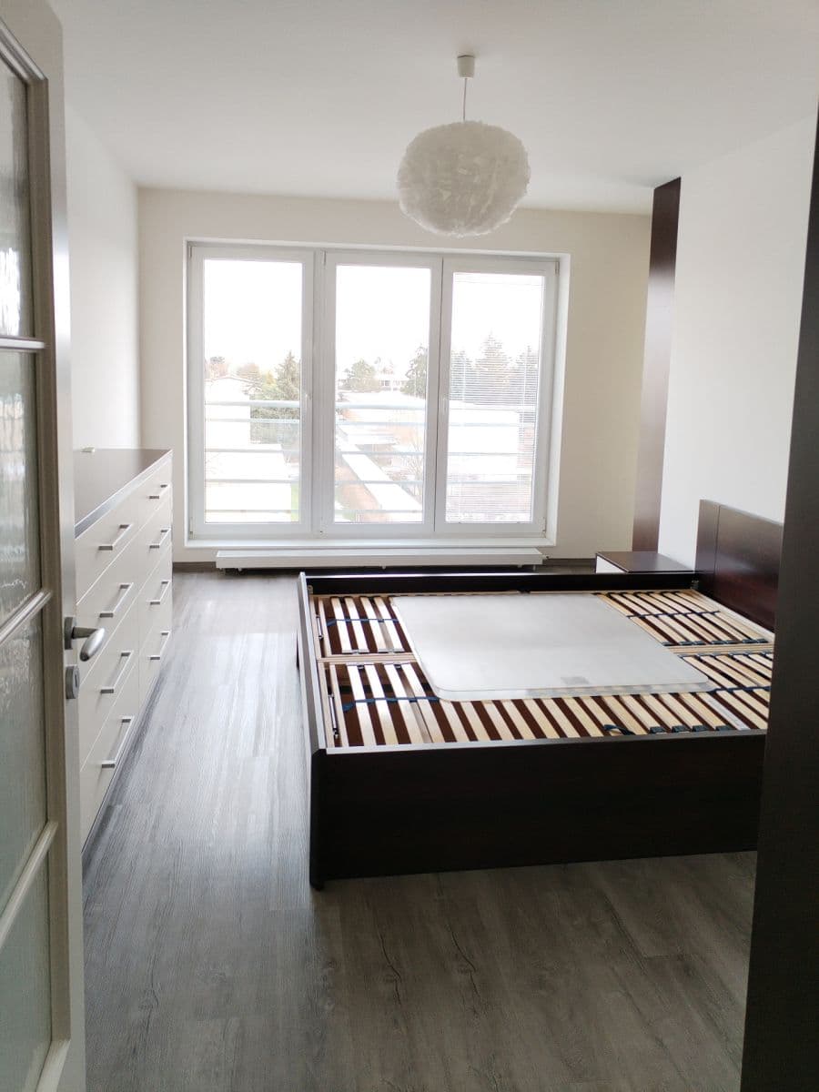 Pronájem bytu 3+1 90 m², Hyacintová, Praha, Praha Pronájem bytu 3+1 90 m², Hyacintová, Praha, Praha