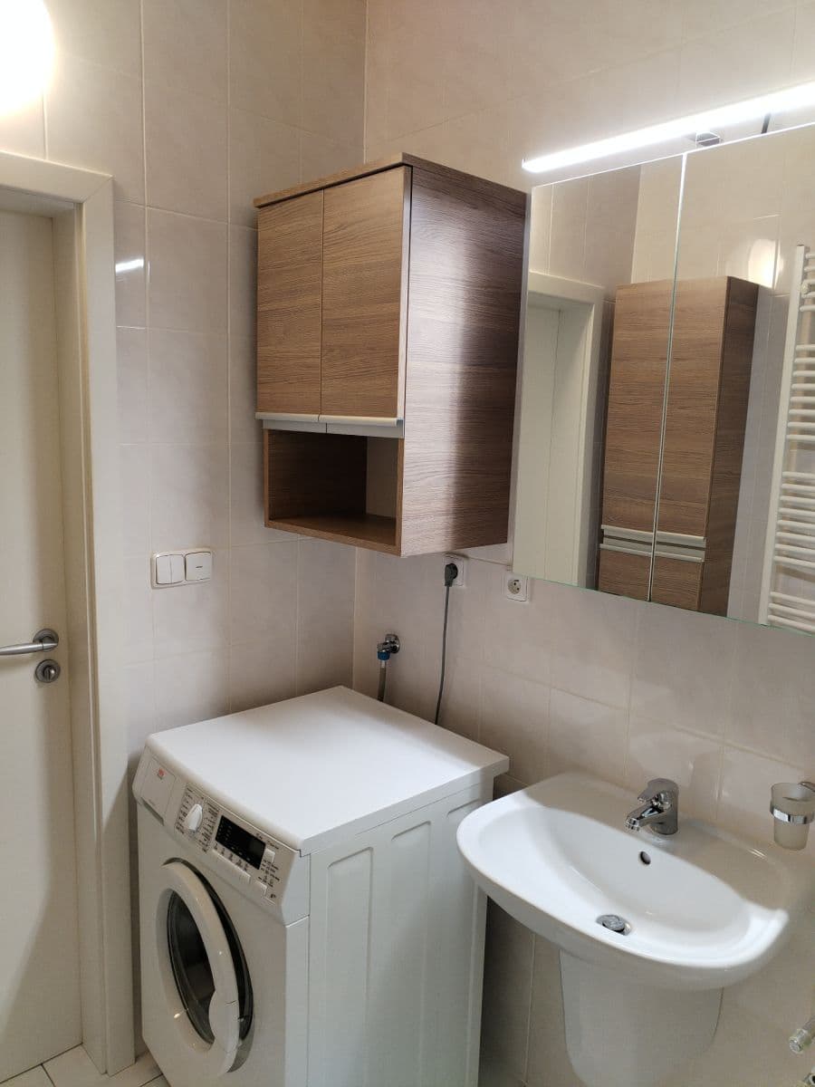 Pronájem bytu 3+1 90 m², Hyacintová, Praha, Praha Pronájem bytu 3+1 90 m², Hyacintová, Praha, Praha