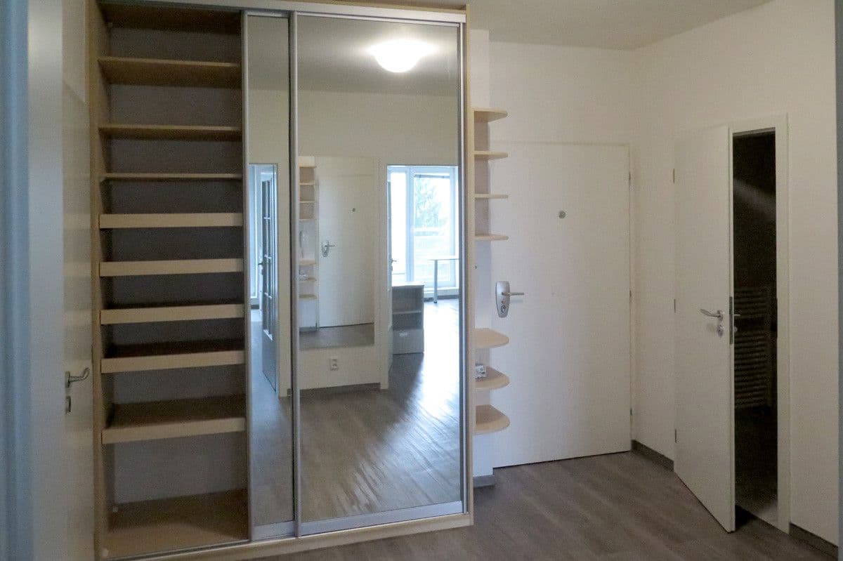 Pronájem bytu 3+1 90 m², Hyacintová, Praha, Praha Pronájem bytu 3+1 90 m², Hyacintová, Praha, Praha