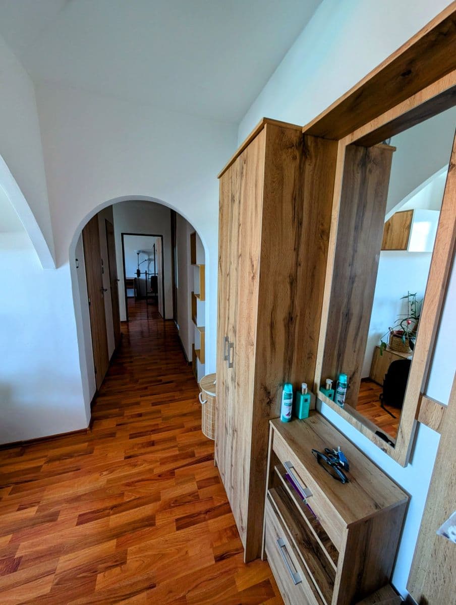 Pronájem bytu 2+1 52 m², Hronská, Podunajské Biskupice, Bratislavský kraj Pronájem bytu 2+1 52 m², Hronská, Podunajské Biskupice, Bratislavský kraj