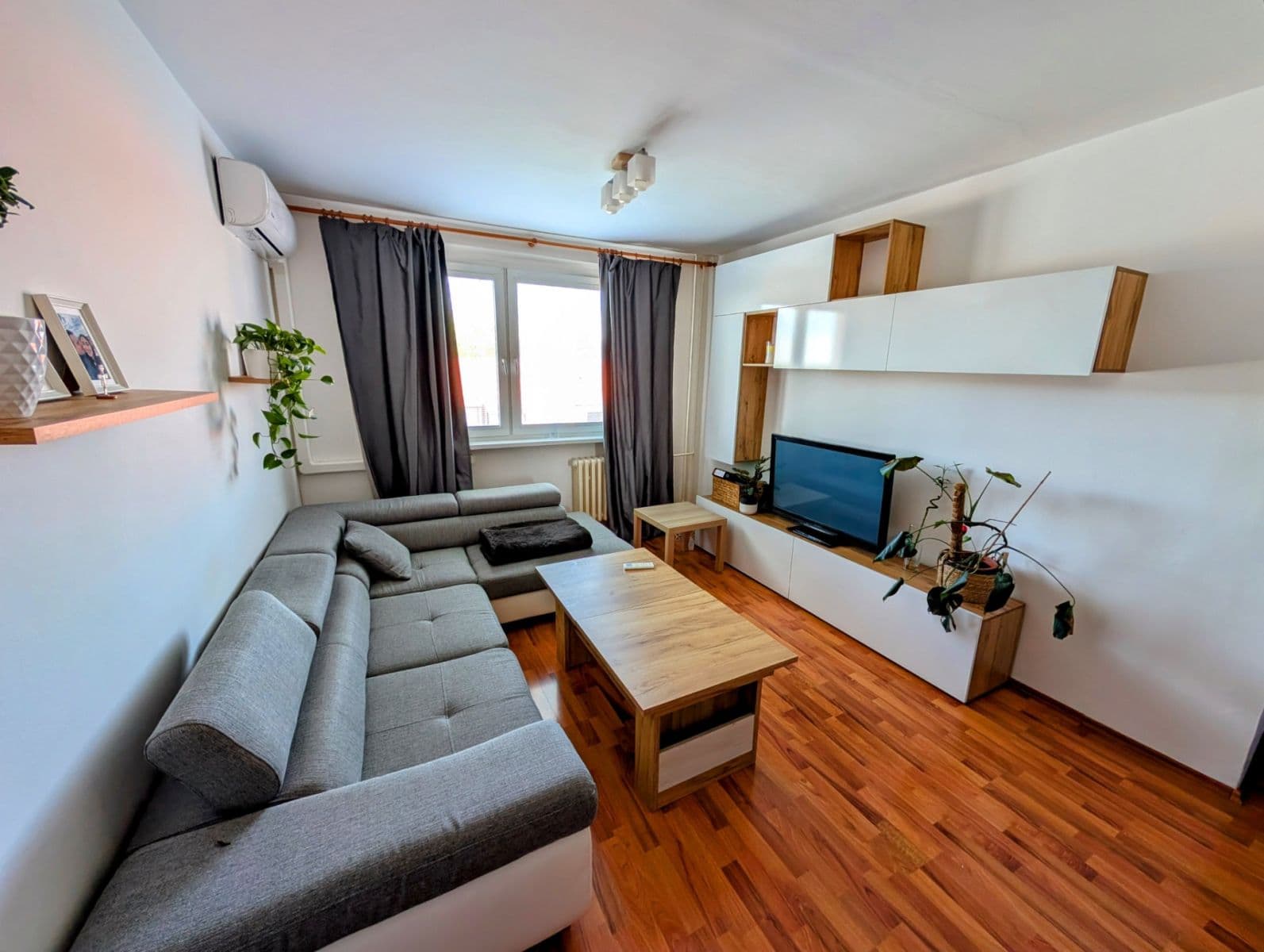 Pronájem bytu 2+1 52 m², Hronská, Podunajské Biskupice, Bratislavský kraj Pronájem bytu 2+1 52 m², Hronská, Podunajské Biskupice, Bratislavský kraj