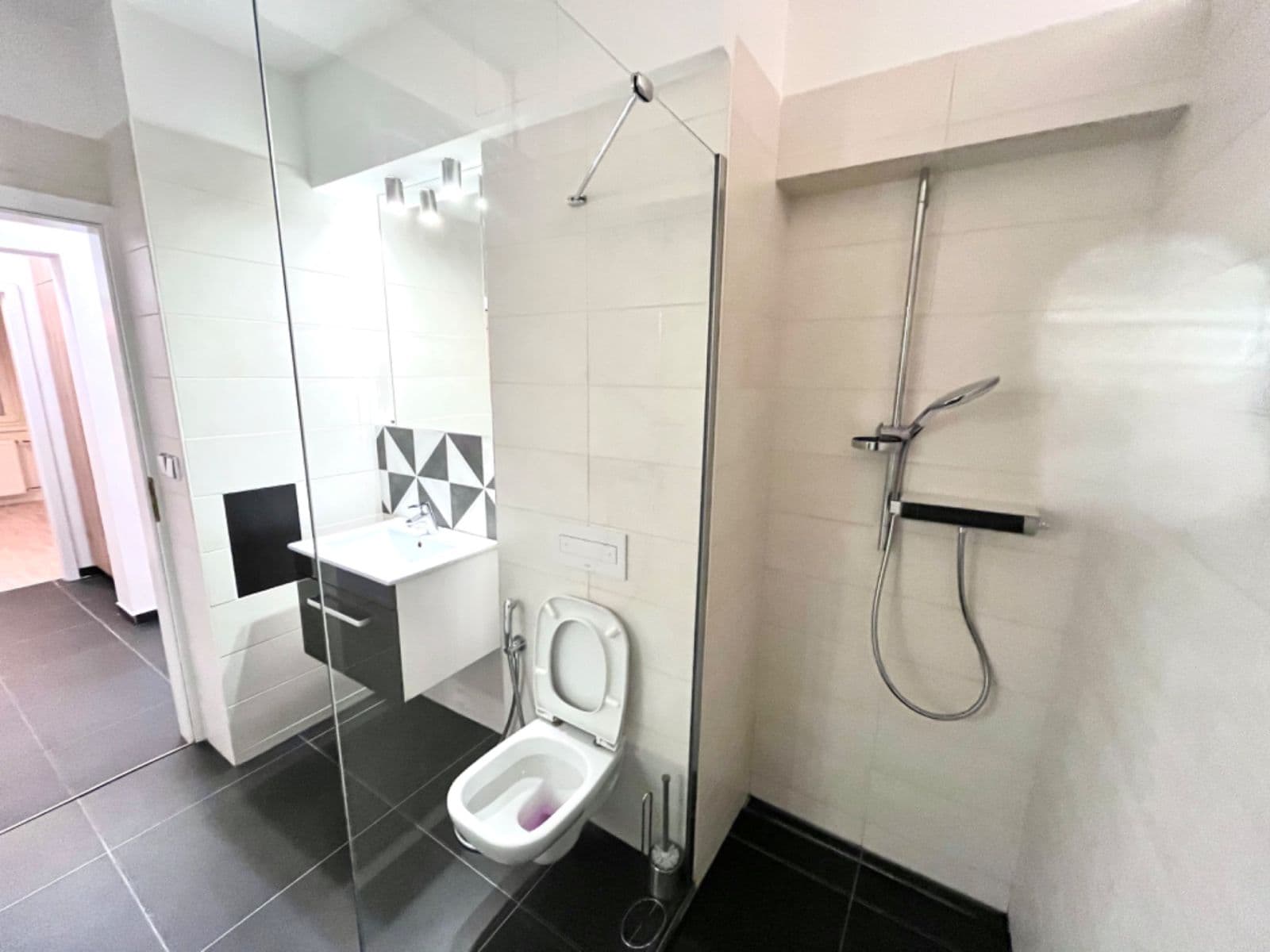 Pronájem bytu 3+1 75 m², Zahradníkova, Mladá Boleslav, Středočeský kraj Pronájem bytu 3+1 75 m², Zahradníkova, Mladá Boleslav, Středočeský kraj