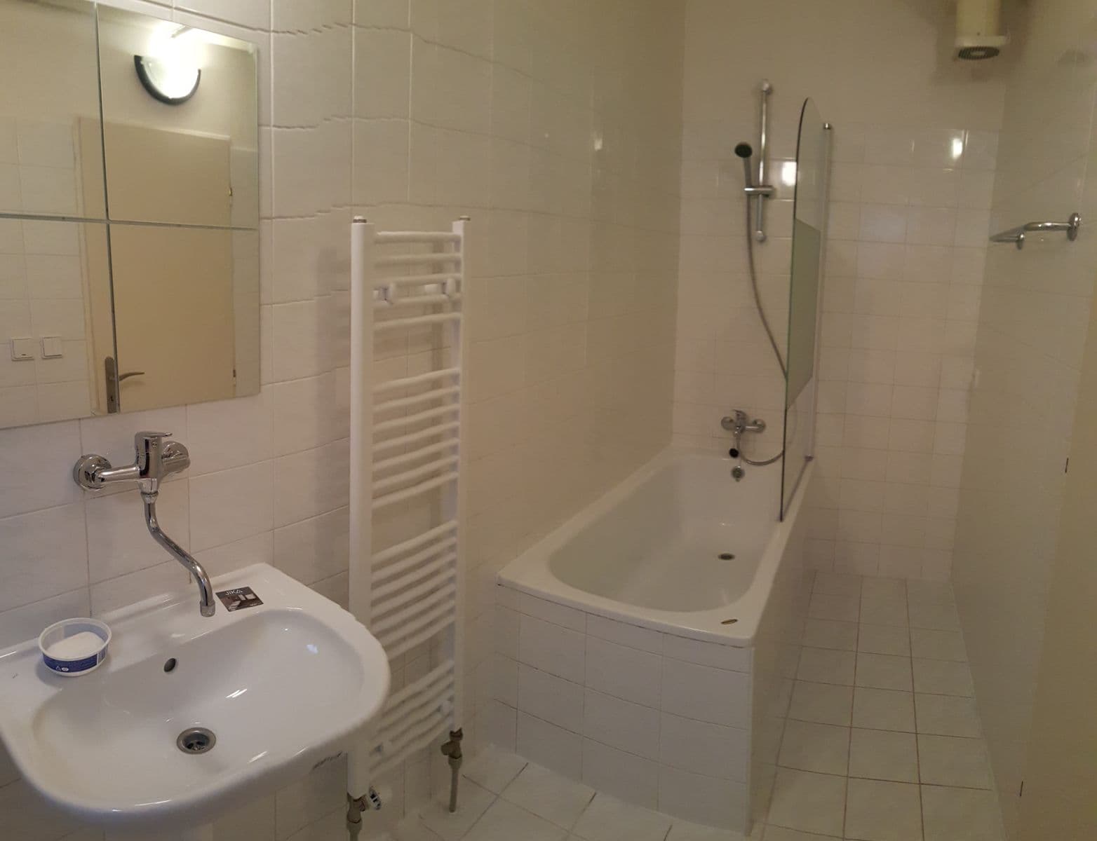 Pronájem bytu 1+kk 32 m², bratří Sapáků, Brno, Jihomoravský kraj Pronájem bytu 1+kk 32 m², bratří Sapáků, Brno, Jihomoravský kraj