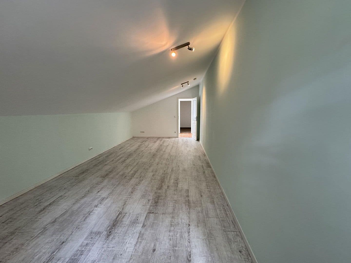 Pronájem bytu 4+1 140 m², Liether Moor 9, Klein Nordende, Šlesvicko-Holštýnsko Pronájem bytu 4+1 140 m², Liether Moor 9, Klein Nordende, Šlesvicko-Holštýnsko