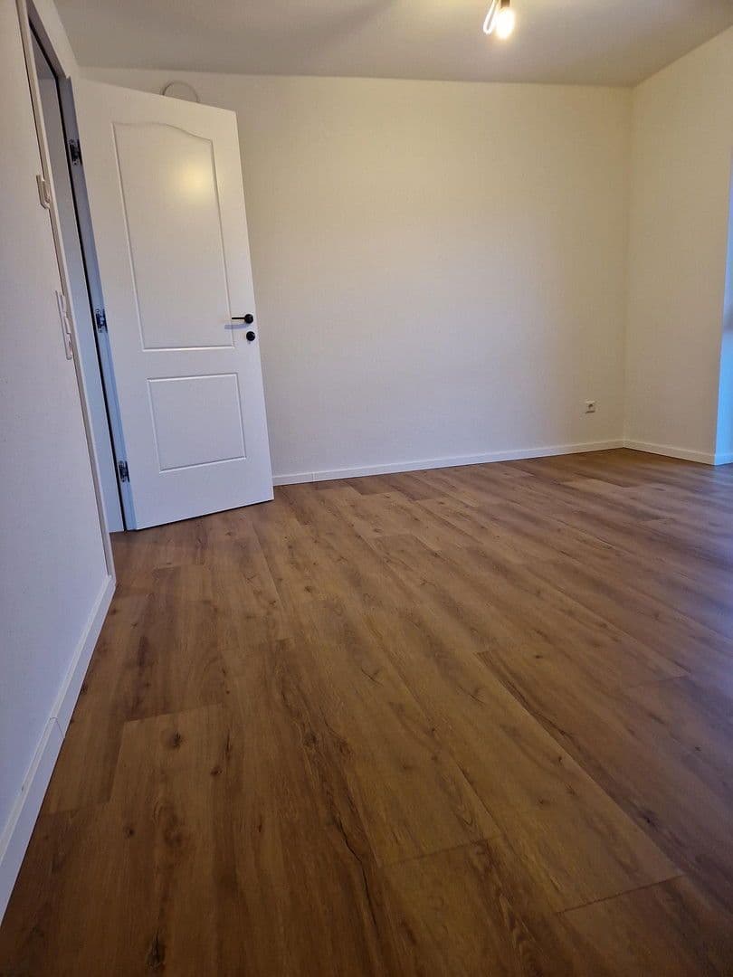 Pronájem bytu 3+1 90 m², Hardthausen am Kocher, Bádensko-Württembersko Pronájem bytu 3+1 90 m², Hardthausen am Kocher, Bádensko-Württembersko