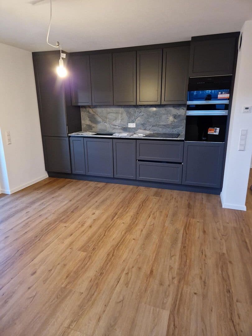 Pronájem bytu 3+1 90 m², Hardthausen am Kocher, Bádensko-Württembersko Pronájem bytu 3+1 90 m², Hardthausen am Kocher, Bádensko-Württembersko