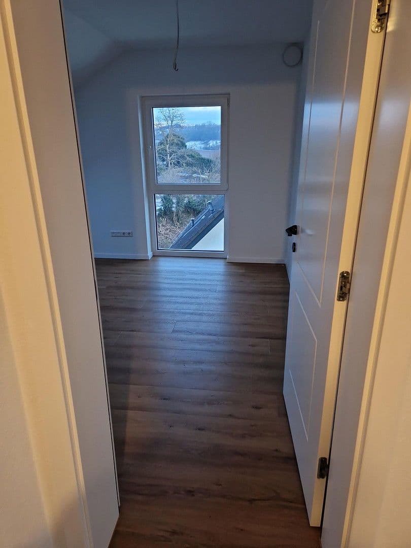 Pronájem bytu 3+1 90 m², Hardthausen am Kocher, Bádensko-Württembersko Pronájem bytu 3+1 90 m², Hardthausen am Kocher, Bádensko-Württembersko