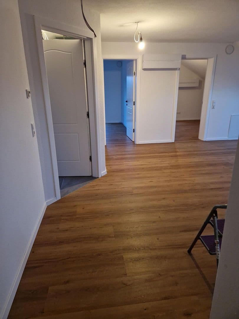 Pronájem bytu 3+1 90 m², Hardthausen am Kocher, Bádensko-Württembersko Pronájem bytu 3+1 90 m², Hardthausen am Kocher, Bádensko-Württembersko