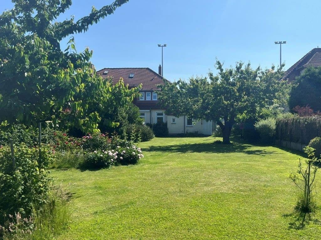 Prodej domu 135 m², pozemek 887 m², Rostock, Mecklenburg-Vorpommern Prodej domu 135 m², pozemek 887 m², Rostock, Mecklenburg-Vorpommern