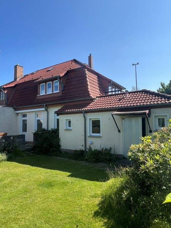 Prodej domu 135 m², pozemek 887 m², Rostock, Mecklenburg-Vorpommern Prodej domu 135 m², pozemek 887 m², Rostock, Mecklenburg-Vorpommern