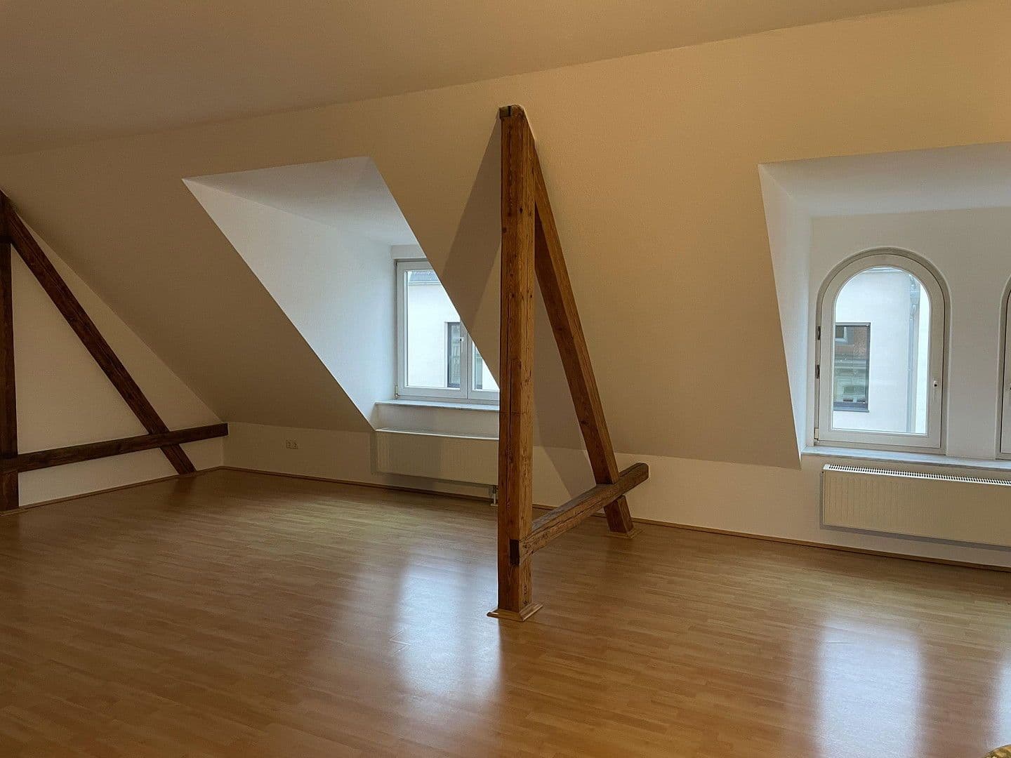Pronájem bytu 5+1 175 m², Dufourstrasse 4, Leipzig, Sasko Pronájem bytu 5+1 175 m², Dufourstrasse 4, Leipzig, Sasko