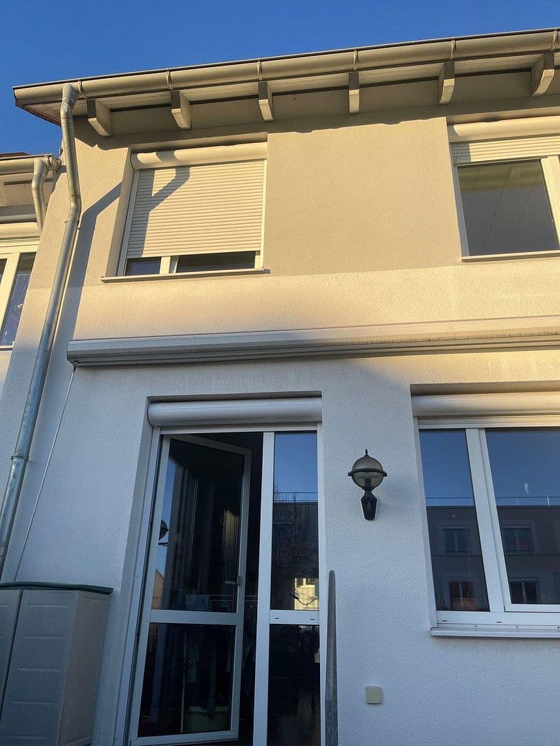 Prodej domu 134 m², pozemek 150 m², Stuttgart, Bádensko-Württembersko Prodej domu 134 m², pozemek 150 m², Stuttgart, Bádensko-Württembersko