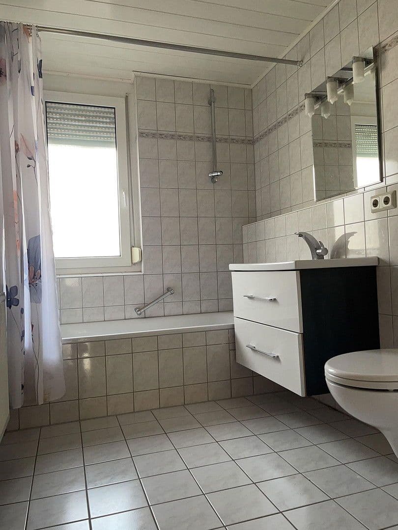 Prodej domu 134 m², pozemek 150 m², Stuttgart, Bádensko-Württembersko Prodej domu 134 m², pozemek 150 m², Stuttgart, Bádensko-Württembersko