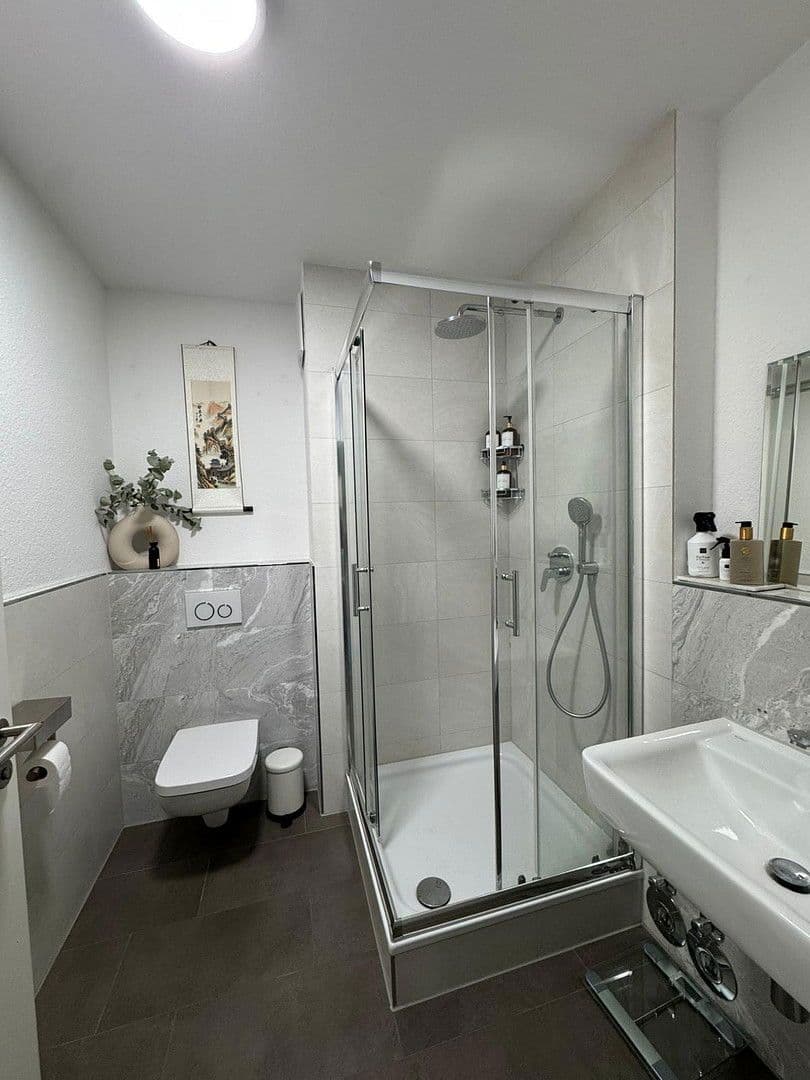 Pronájem bytu 3+1 94 m², Niederfeldstr. 35, Leverkusen, Severní Porýní-Vestfálsko Pronájem bytu 3+1 94 m², Niederfeldstr. 35, Leverkusen, Severní Porýní-Vestfálsko