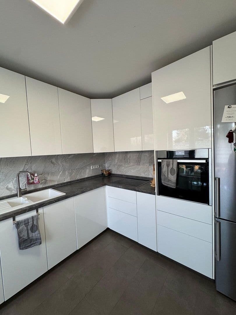Pronájem bytu 3+1 94 m², Niederfeldstr. 35, Leverkusen, Severní Porýní-Vestfálsko Pronájem bytu 3+1 94 m², Niederfeldstr. 35, Leverkusen, Severní Porýní-Vestfálsko