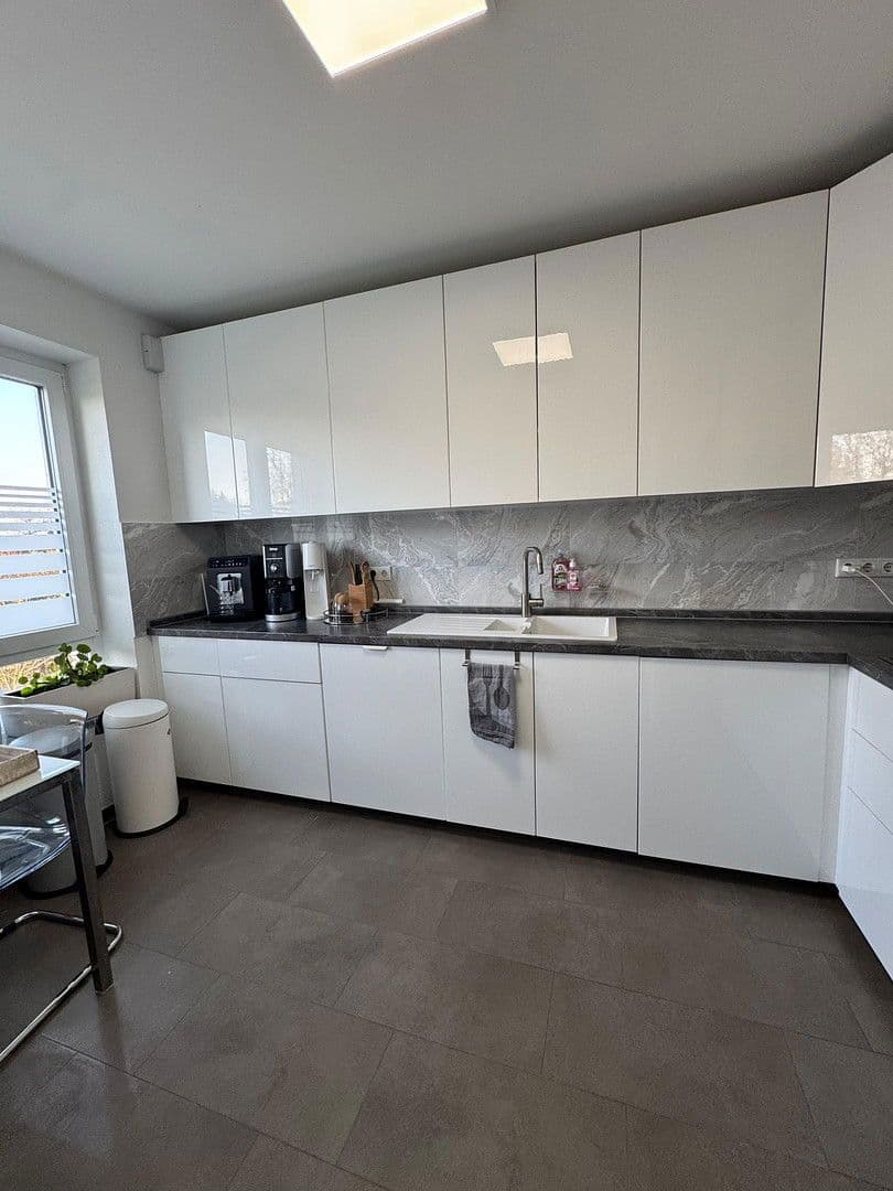 Pronájem bytu 3+1 94 m², Niederfeldstr. 35, Leverkusen, Severní Porýní-Vestfálsko Pronájem bytu 3+1 94 m², Niederfeldstr. 35, Leverkusen, Severní Porýní-Vestfálsko