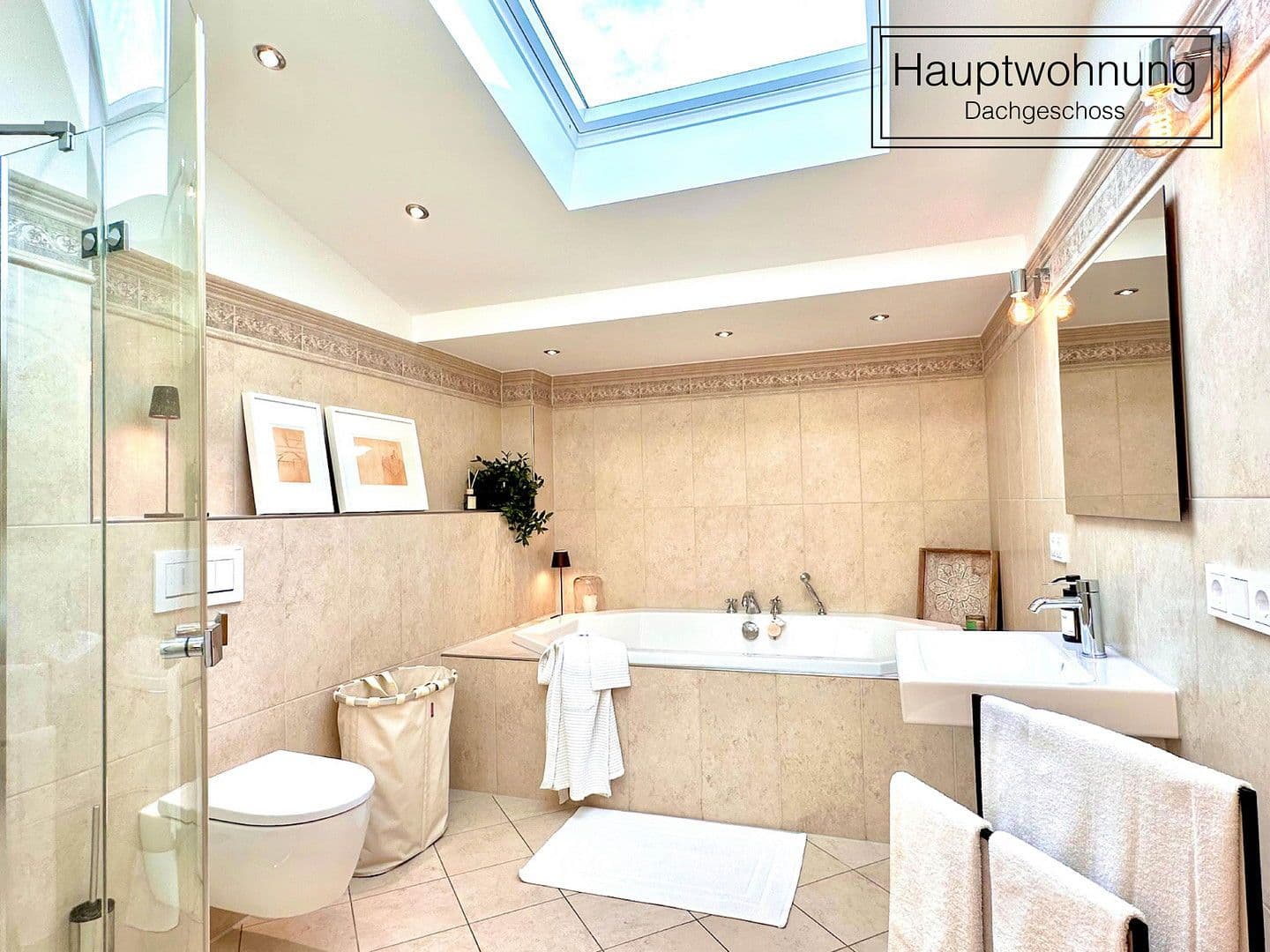 Prodej domu 384 m², pozemek 970 m², Mannebach, Porýní-Falc Prodej domu 384 m², pozemek 970 m², Mannebach, Porýní-Falc