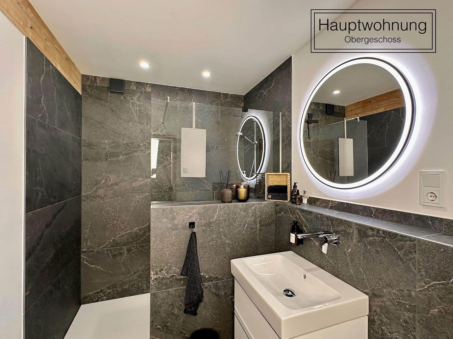 Prodej domu 384 m², pozemek 970 m², Mannebach, Porýní-Falc Prodej domu 384 m², pozemek 970 m², Mannebach, Porýní-Falc