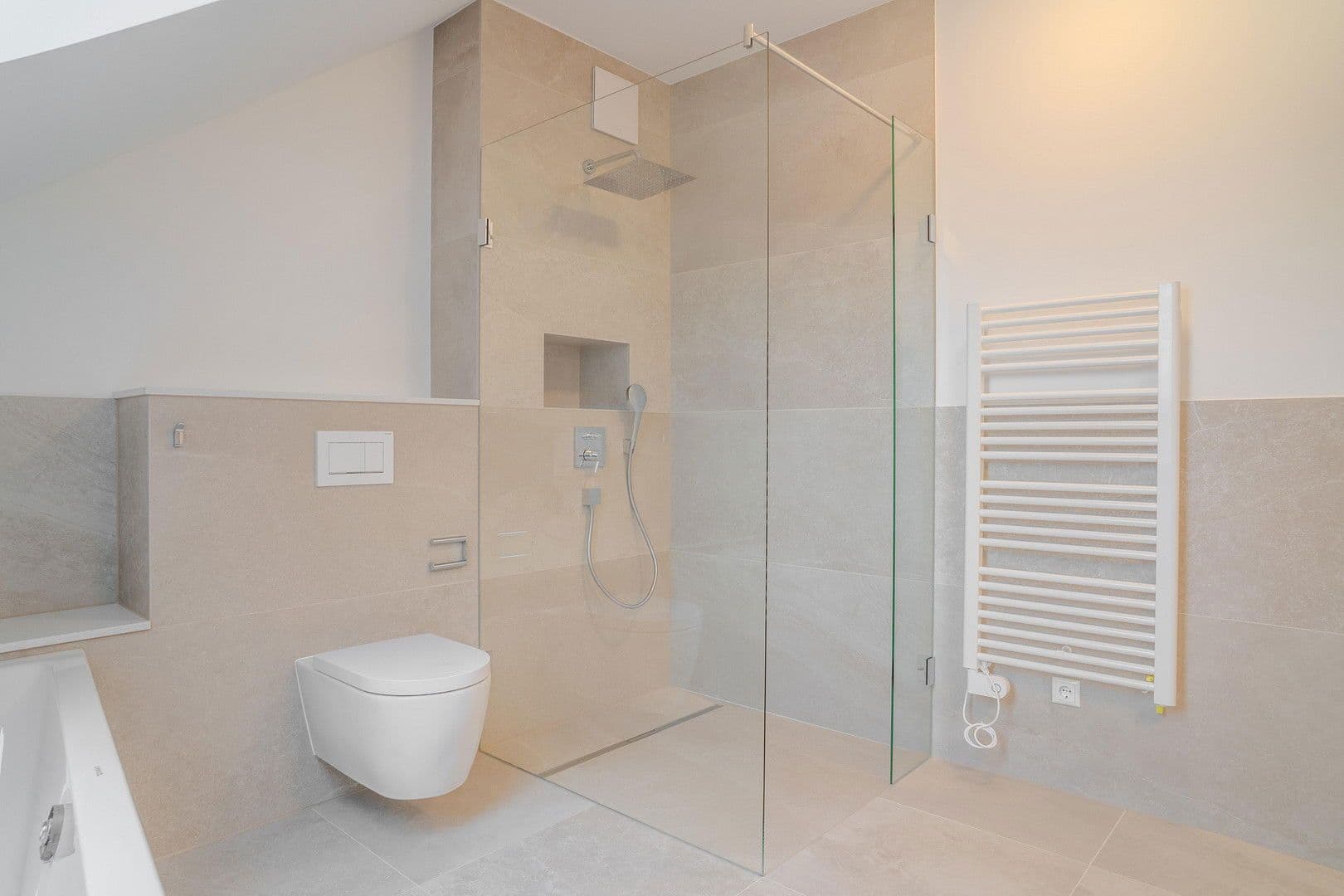 Pronájem bytu 3+1 100 m², An den Postwiesen 1, Frankfurt am Main, Hessen Pronájem bytu 3+1 100 m², An den Postwiesen 1, Frankfurt am Main, Hessen