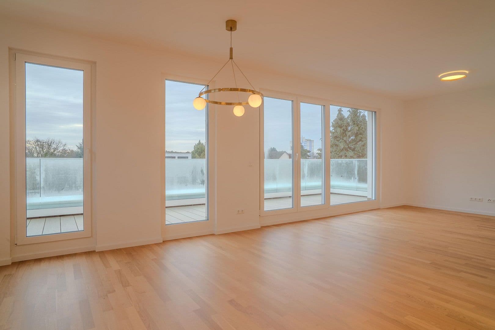 Pronájem bytu 3+1 100 m², An den Postwiesen 1, Frankfurt am Main, Hessen Pronájem bytu 3+1 100 m², An den Postwiesen 1, Frankfurt am Main, Hessen