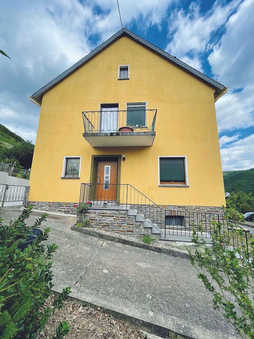 Prodej domu 170 m², pozemek 1.554 m², Müden (Mosel), Porýní-Falc Prodej domu 170 m², pozemek 1.554 m², Müden (Mosel), Porýní-Falc