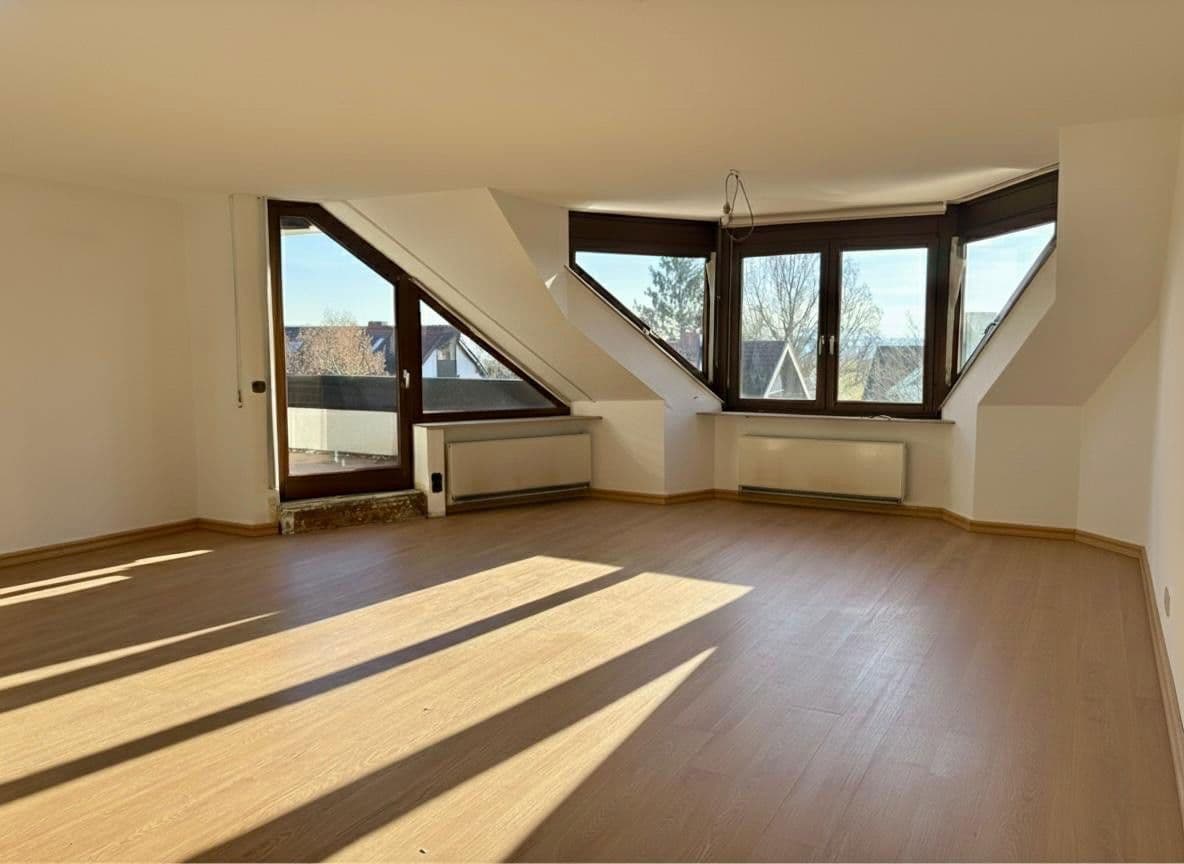 Pronájem bytu 4+1 129 m², Ostfildern, Bádensko-Württembersko Pronájem bytu 4+1 129 m², Ostfildern, Bádensko-Württembersko