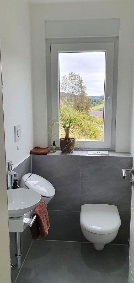 Prodej domu 185 m², pozemek 508 m², Talblick 2, Vöhrenbach, Bádensko-Württembersko Prodej domu 185 m², pozemek 508 m², Talblick 2, Vöhrenbach, Bádensko-Württembersko