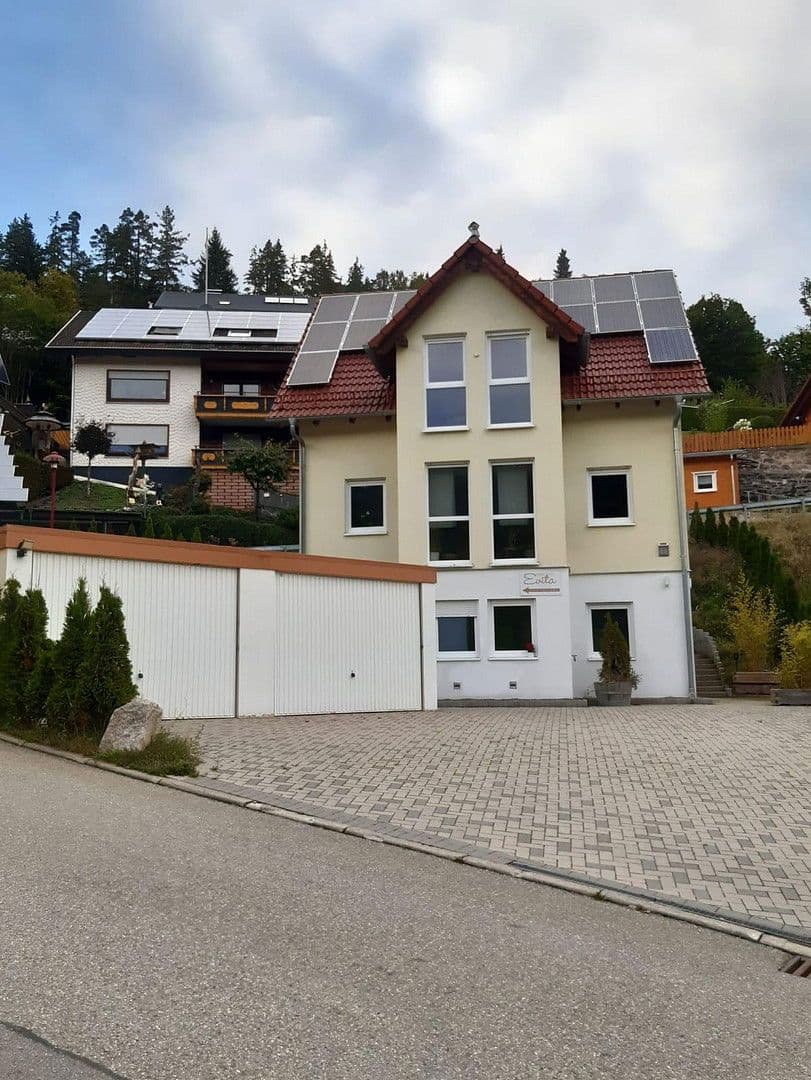 Prodej domu 185 m², pozemek 508 m², Talblick 2, Vöhrenbach, Bádensko-Württembersko Prodej domu 185 m², pozemek 508 m², Talblick 2, Vöhrenbach, Bádensko-Württembersko