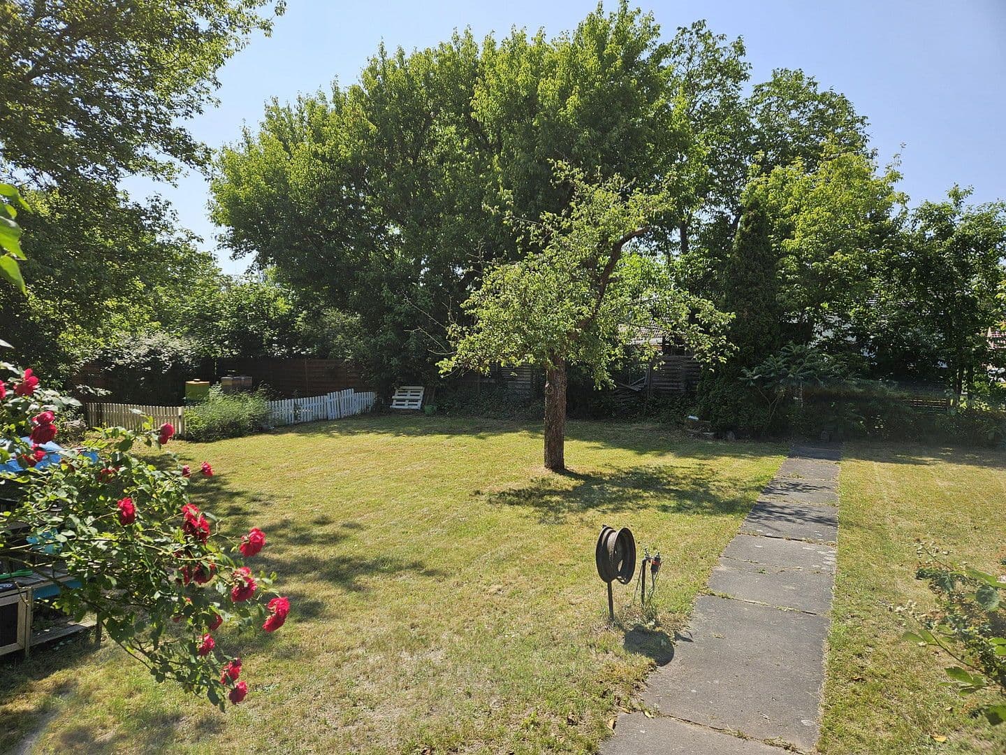 Prodej domu 63 m², pozemek 905 m², Berlin, Berlín Prodej domu 63 m², pozemek 905 m², Berlin, Berlín