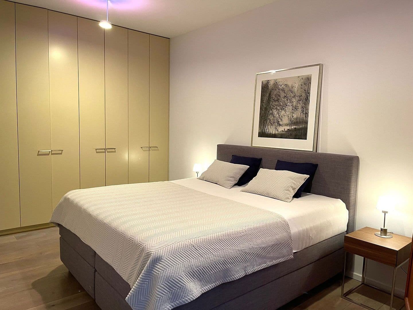 Pronájem bytu 3+1 124 m², Am Kaiserkai 57, Hamburg, Hamburg Pronájem bytu 3+1 124 m², Am Kaiserkai 57, Hamburg, Hamburg