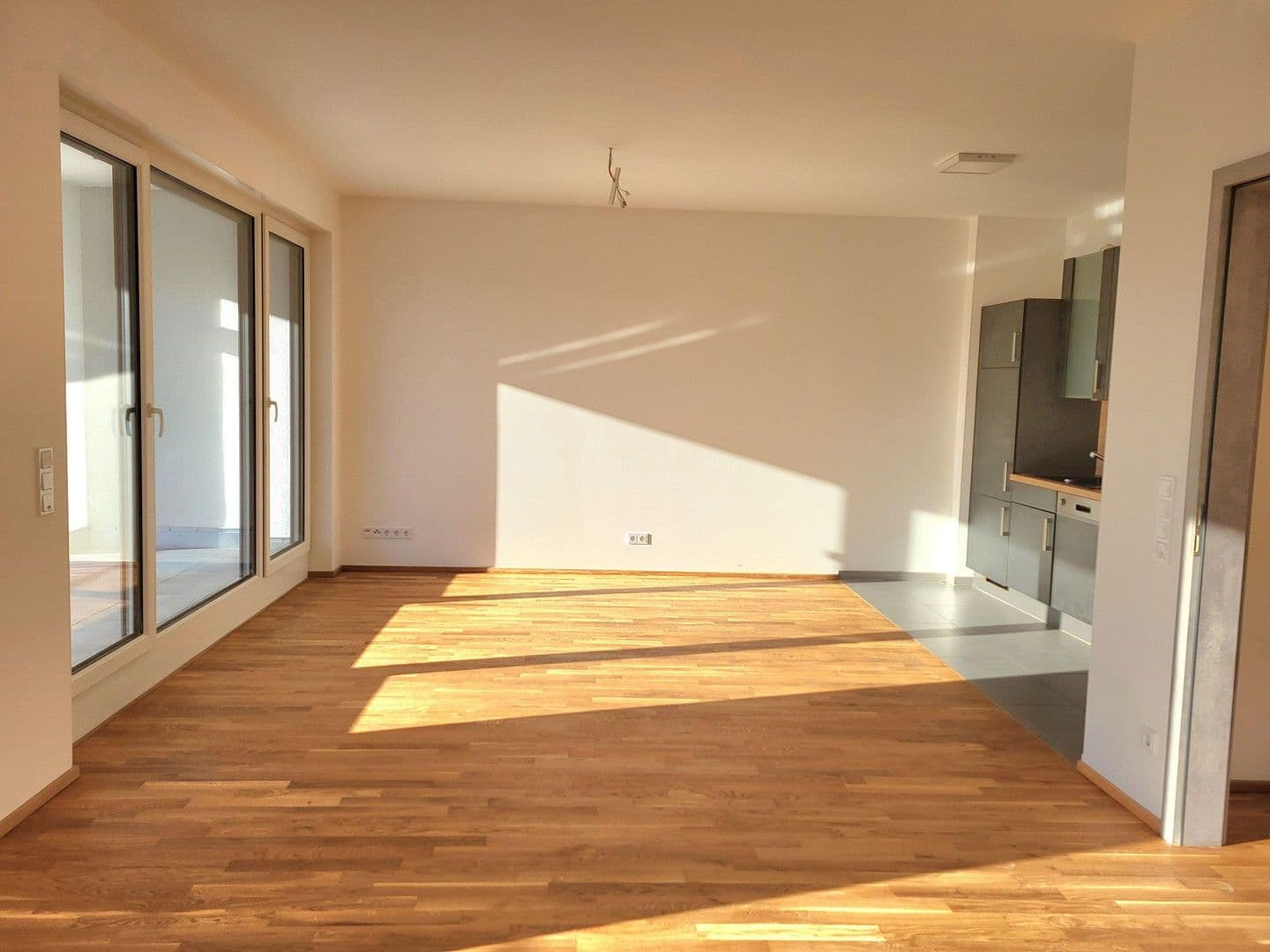 Pronájem bytu 4+1 136 m², Kehrstraße 8b, Göttingen, Dolní Sasko Pronájem bytu 4+1 136 m², Kehrstraße 8b, Göttingen, Dolní Sasko