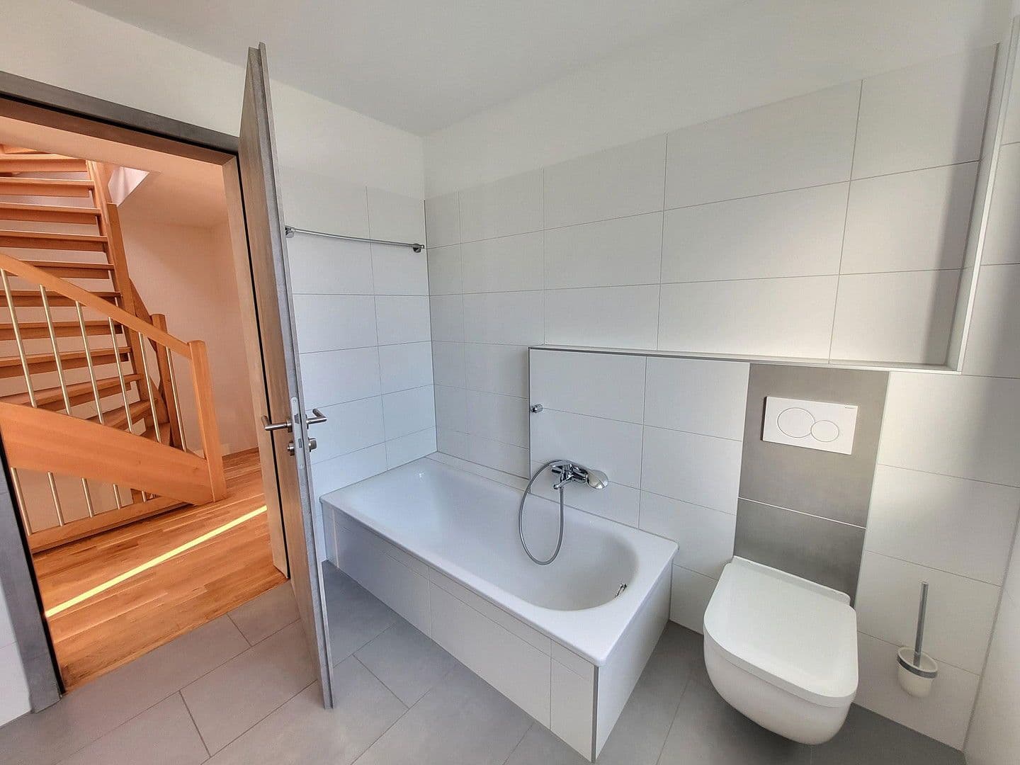 Pronájem bytu 4+1 136 m², Kehrstraße 8b, Göttingen, Dolní Sasko Pronájem bytu 4+1 136 m², Kehrstraße 8b, Göttingen, Dolní Sasko