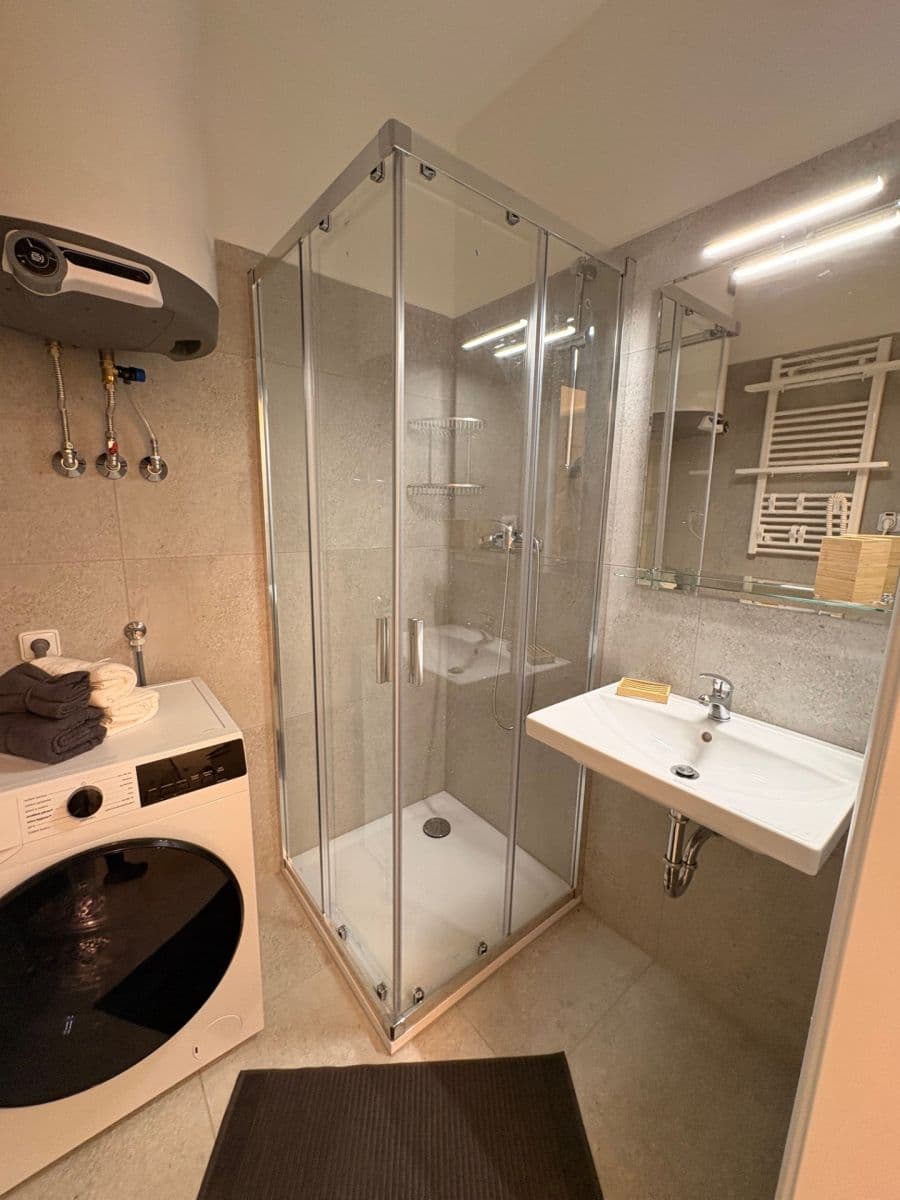 Pronájem bytu 2+kk 42 m², Kloboučnická, Praha, Praha Pronájem bytu 2+kk 42 m², Kloboučnická, Praha, Praha